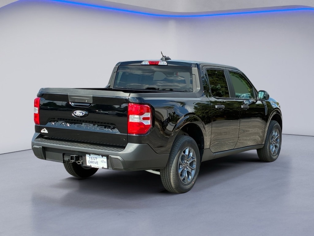 New 2026 Ford Maverick XLT Truck Crew Cab