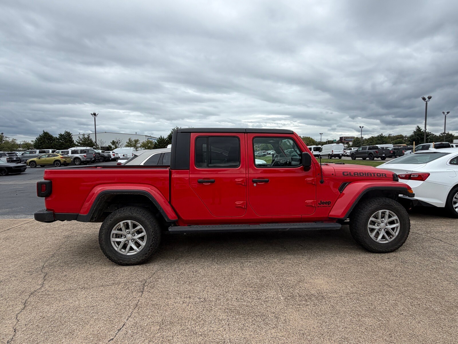 2023 Jeep Gladiator Sport photo 2