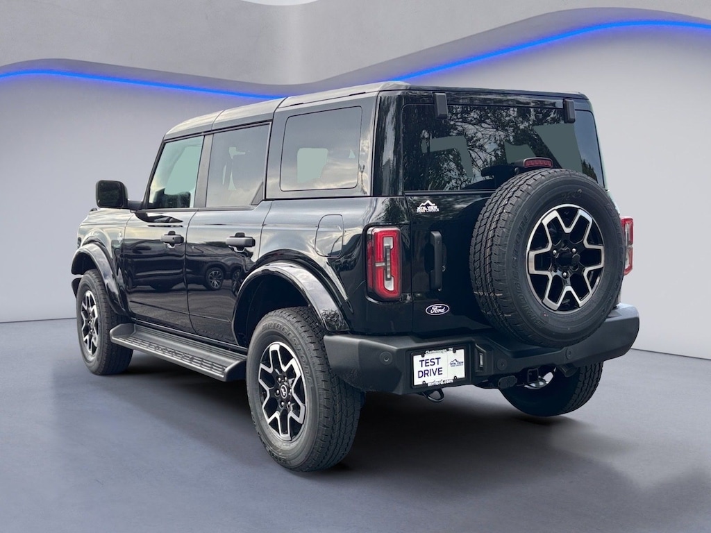 New 2026 Ford Bronco Outer Banks SUV