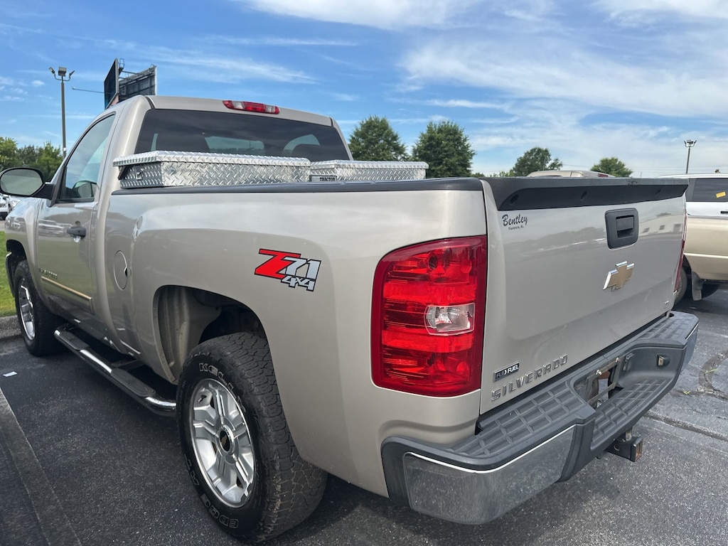 Used 2009 Chevrolet Silverado 1500 LT Truck