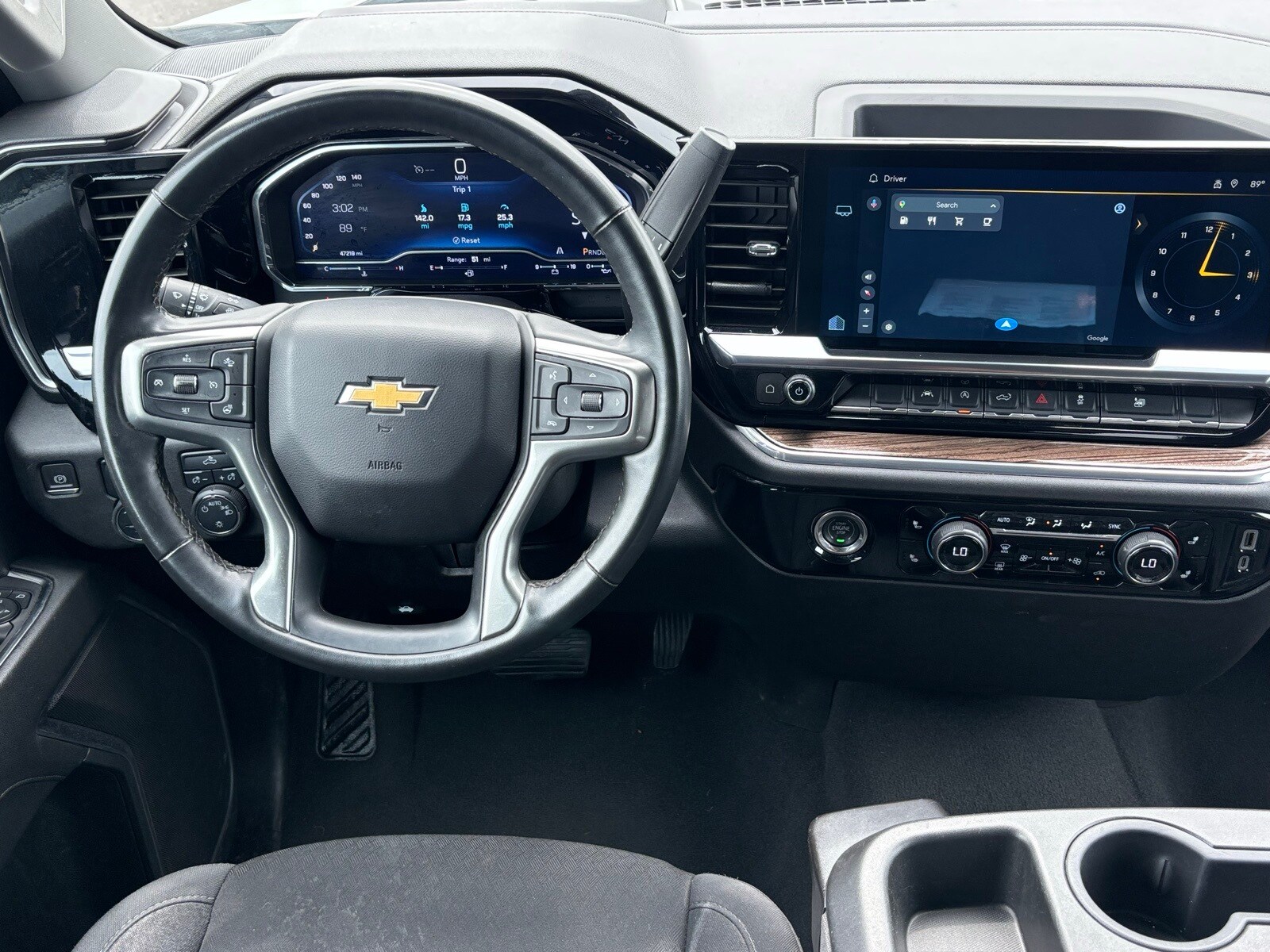 2024 Chevrolet Silverado 1500 LT photo 2