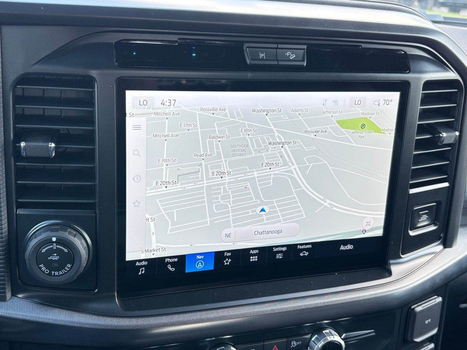 2025 Ford F-150 Lariat photo 4