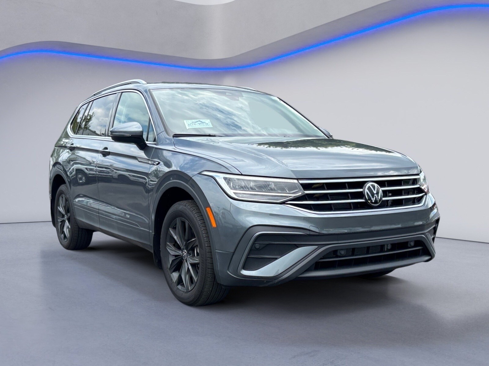 2024 Volkswagen Tiguan SE Wolfsburg Edition photo 3