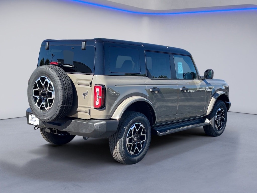 New 2026 Ford Bronco Outer Banks SUV