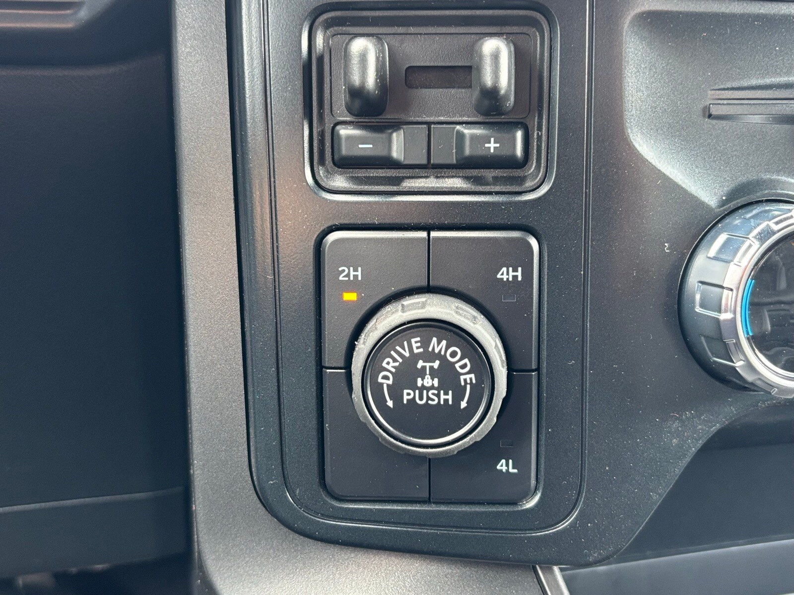 2025 Ford F-150 Tremor photo 4