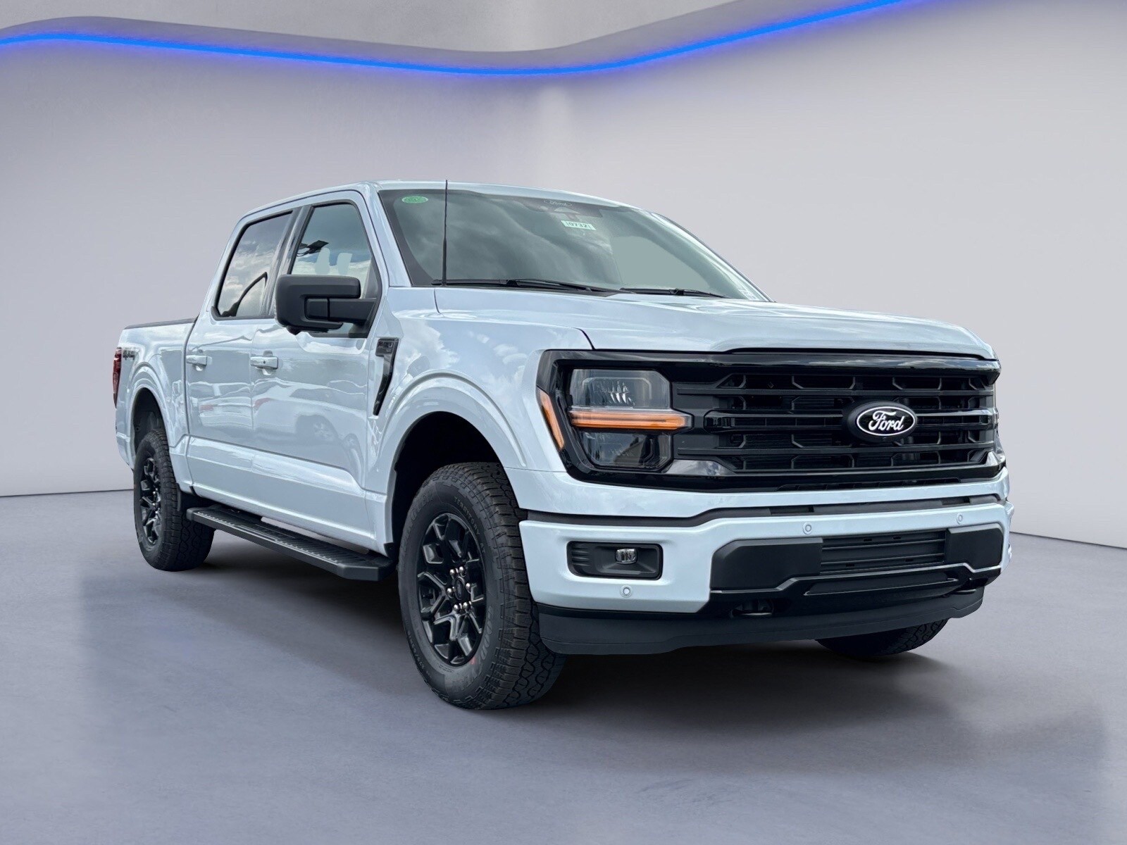 2025 Ford F-150 XLT photo 3