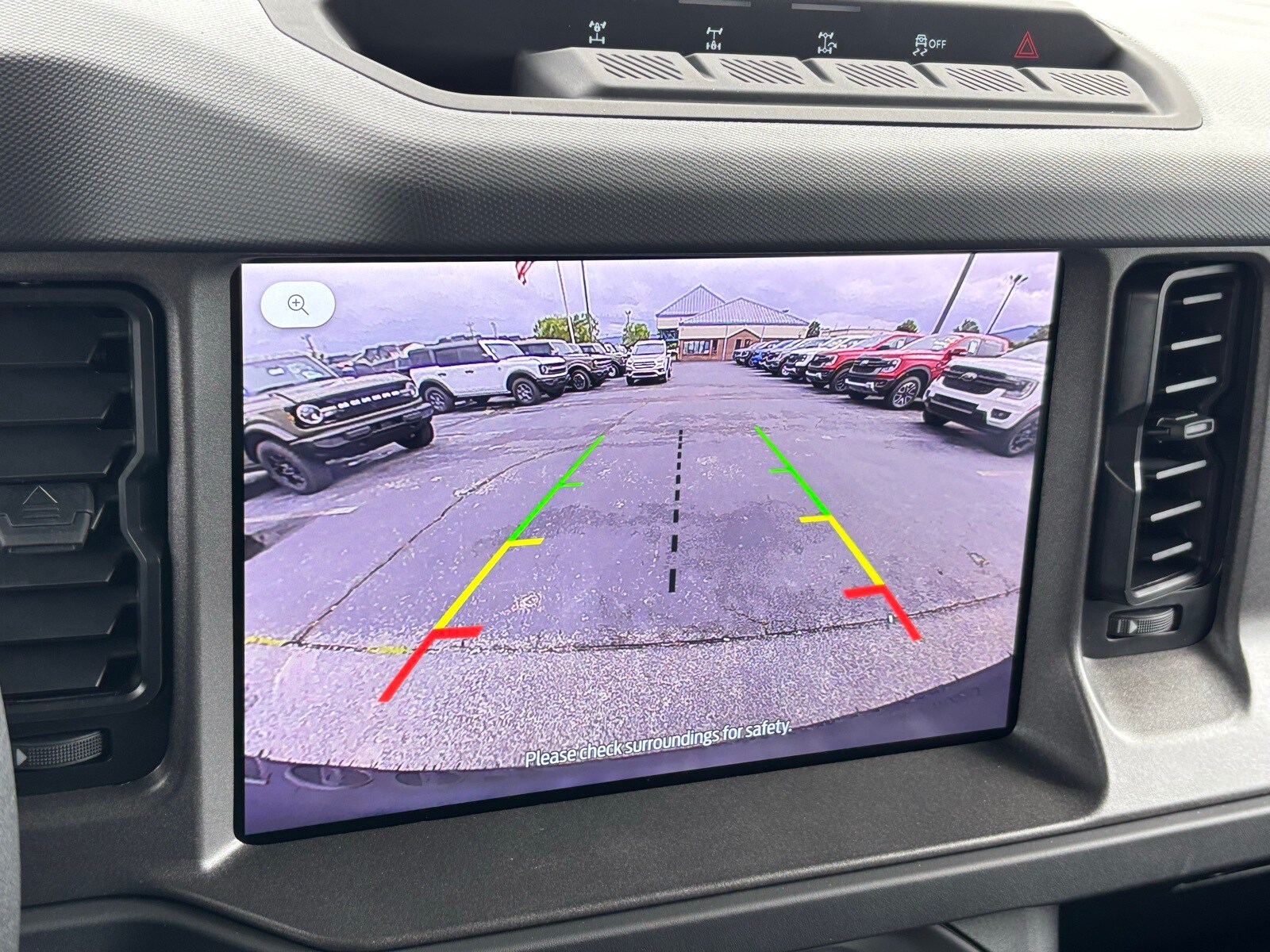 2025 Ford Bronco Base photo 4