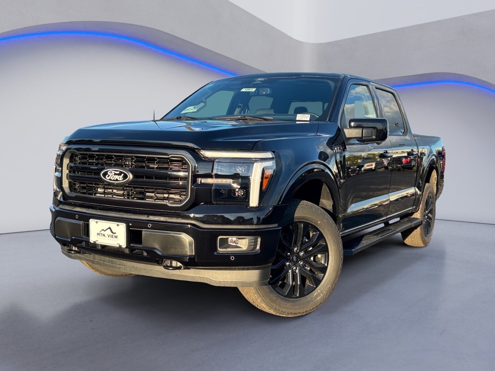 2025 Ford F-150 Lariat photo 2