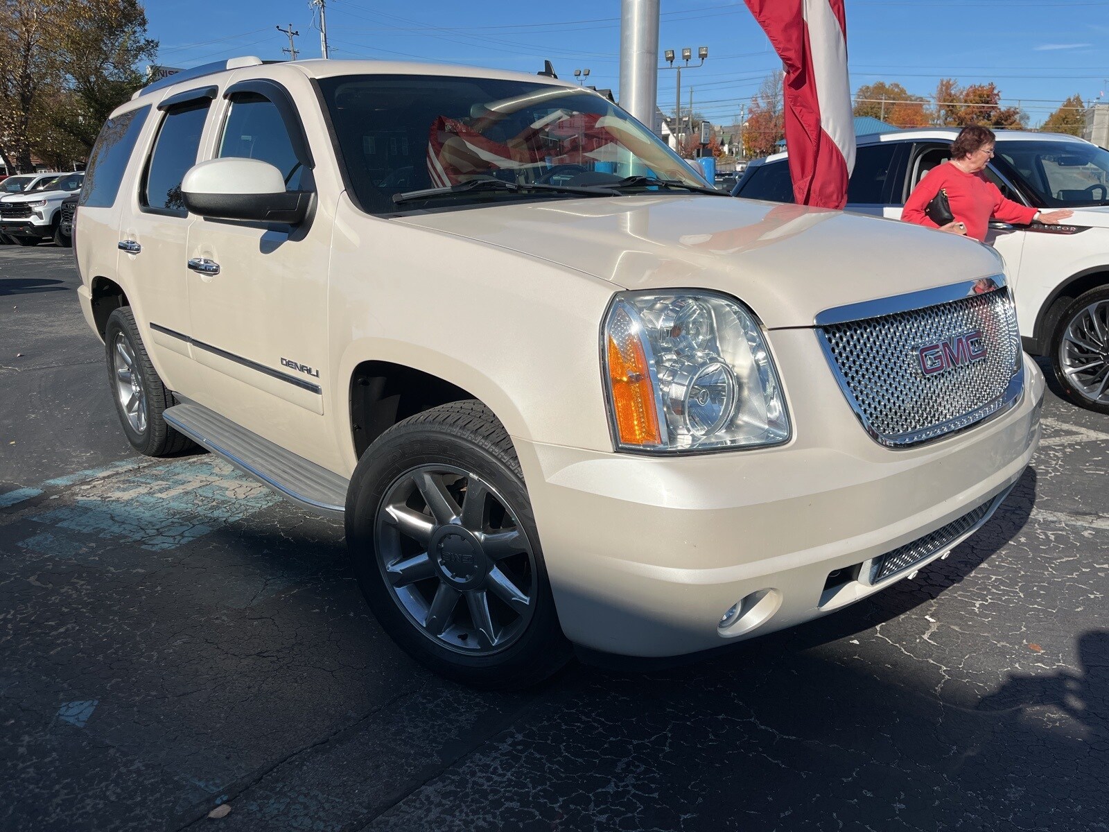 2014 Gmc Yukon Denali photo 2