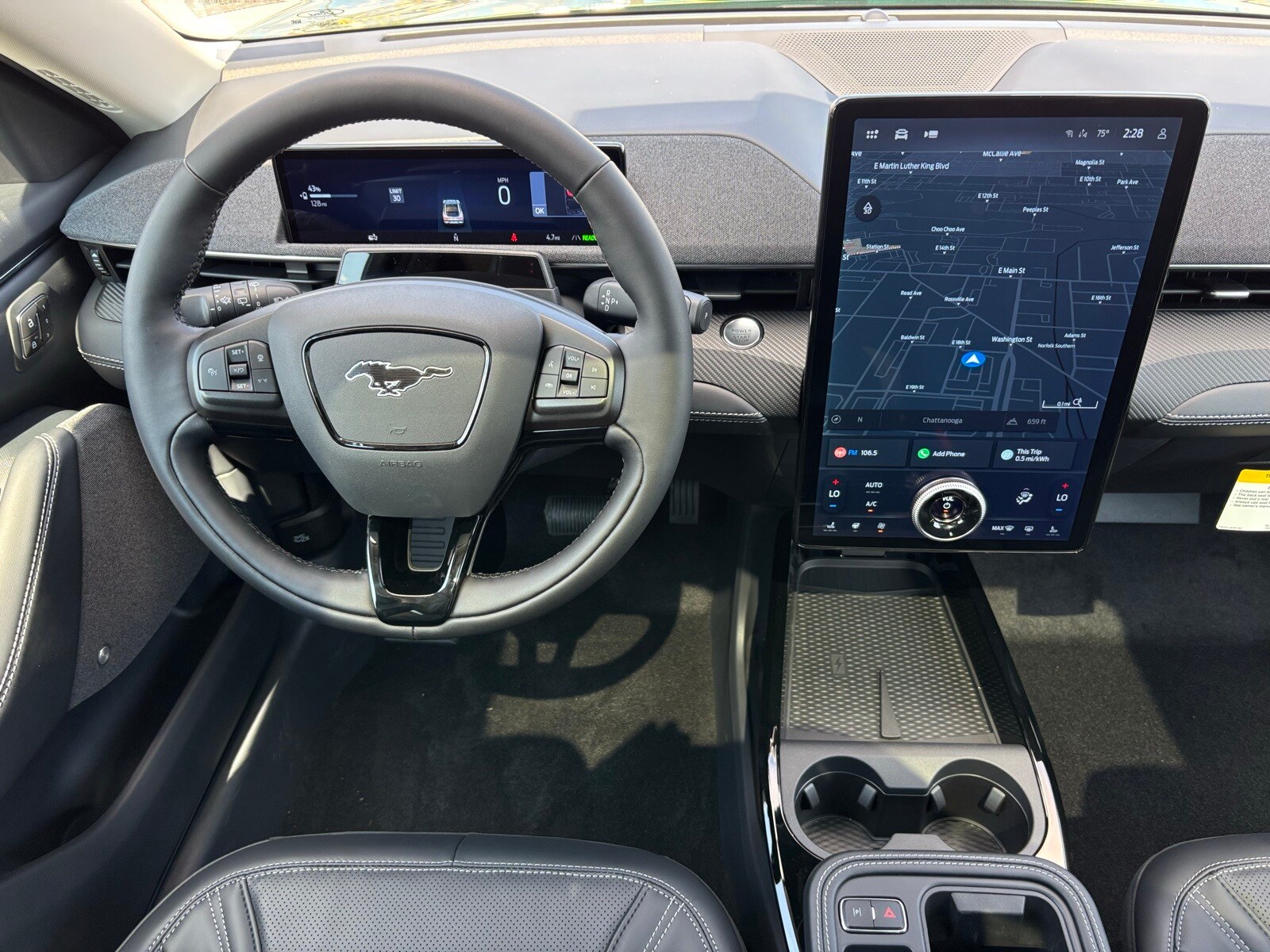 2025 Ford Mustang Mach-E Premium photo 3