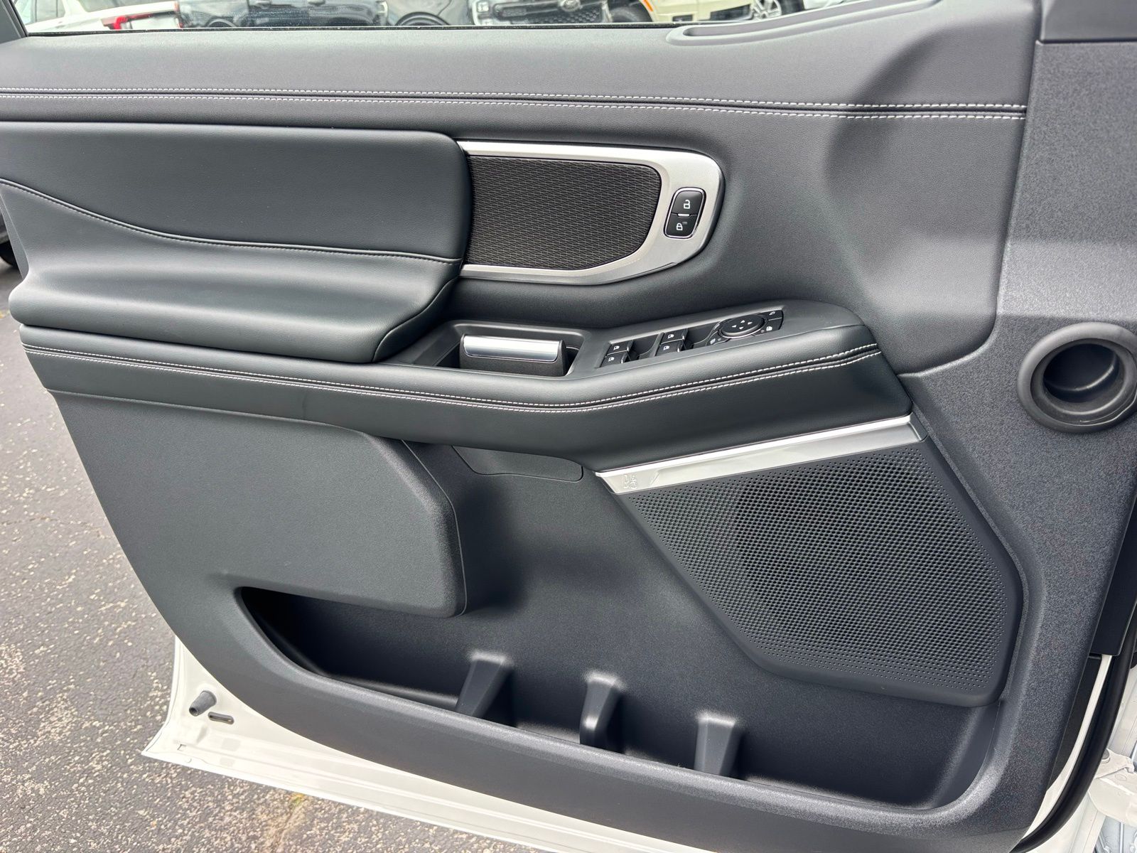 2025 Ford Expedition MAX Platinum - Photo 10