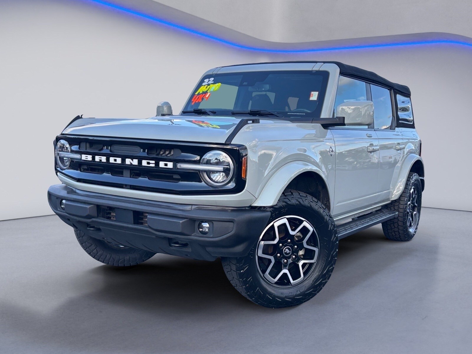 2022 Ford Bronco Outer Banks photo 2
