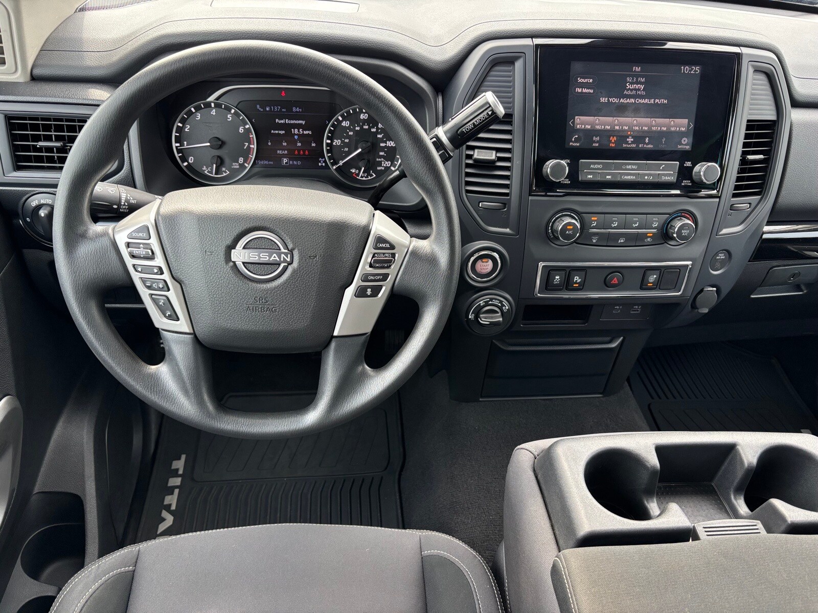 2024 Nissan Titan SV photo 3