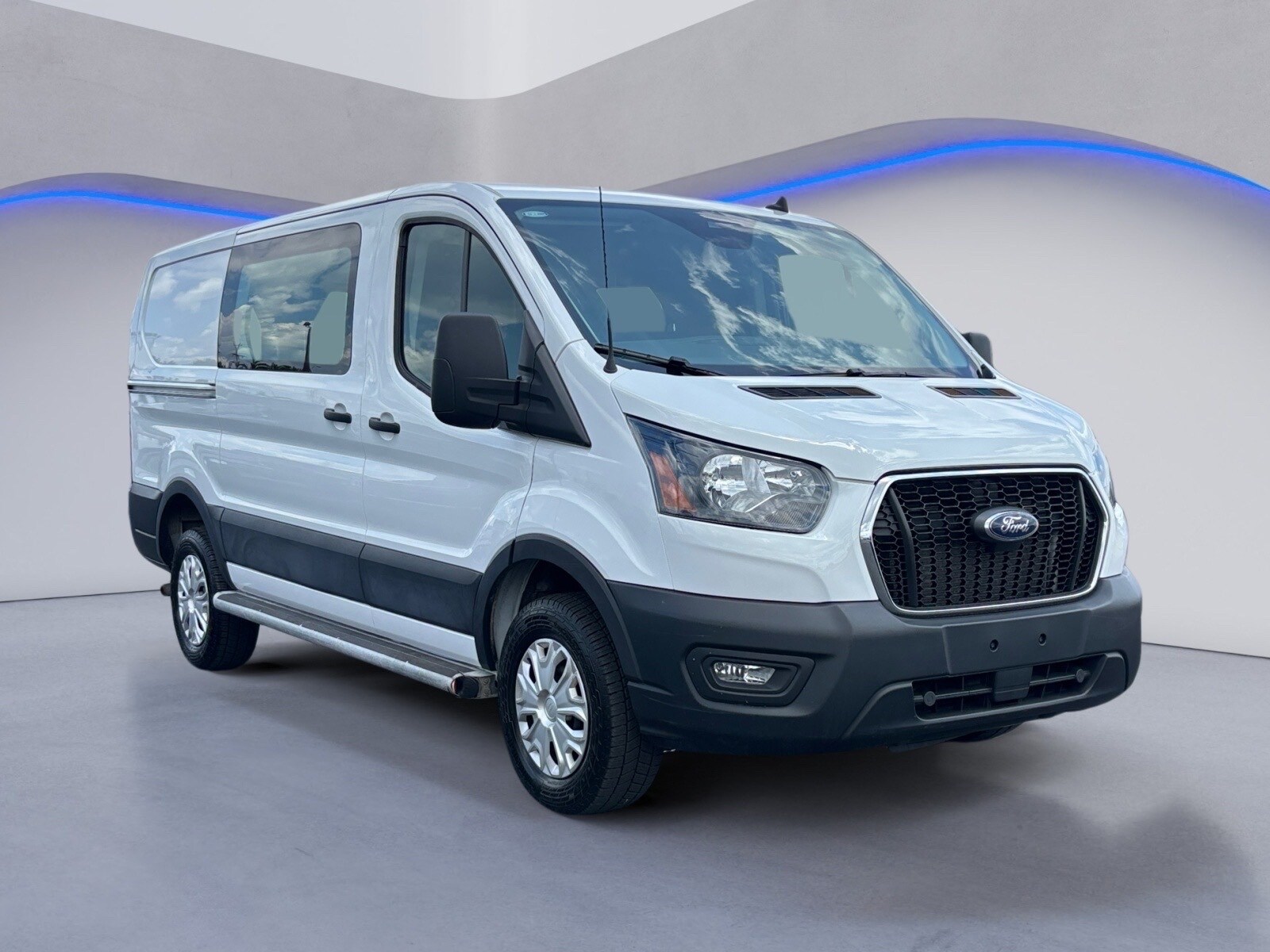 2023 Ford Transit photo 2