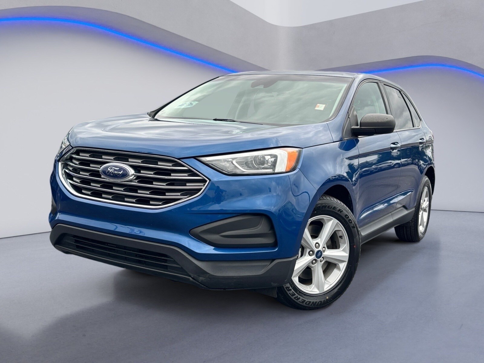 2020 Ford Edge SE photo 2