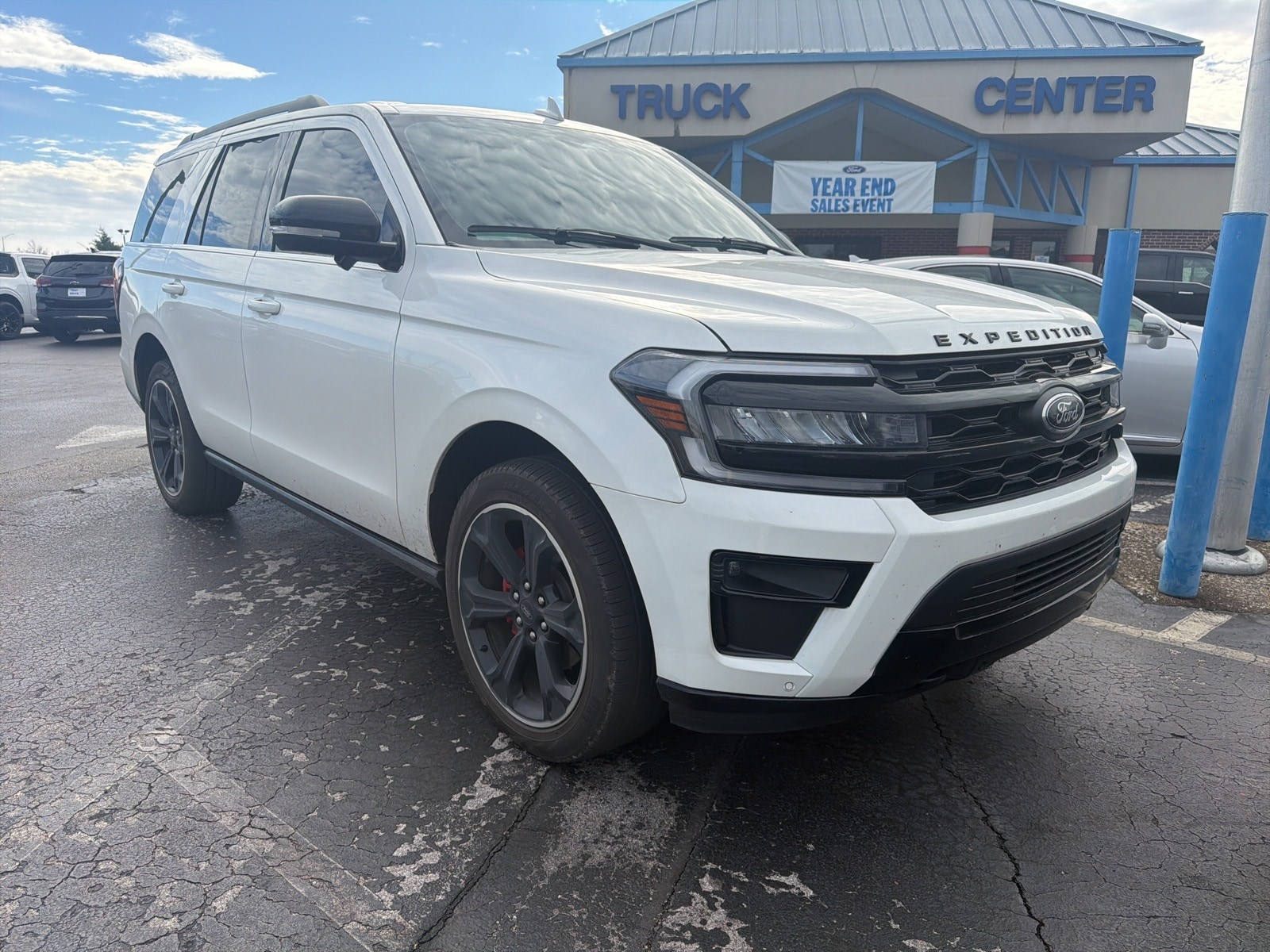 2024 Ford Expedition Limited's photo