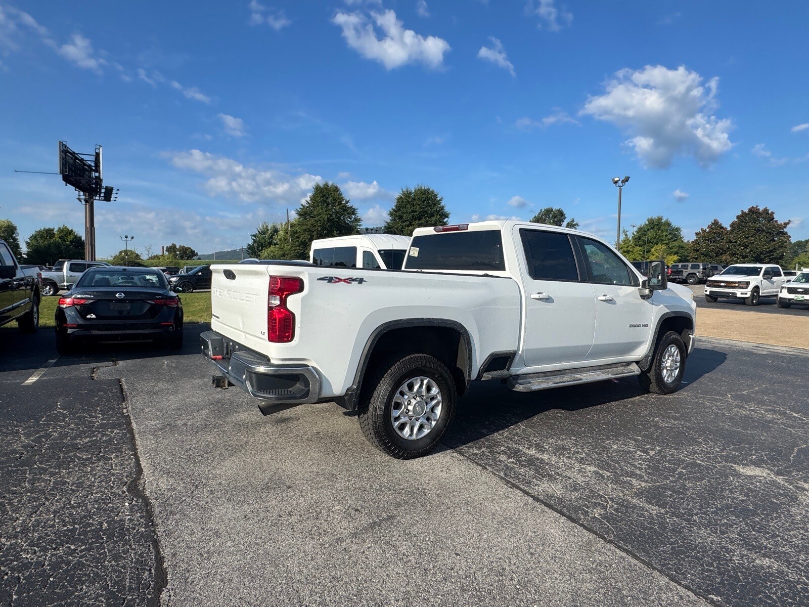2020 Chevrolet Silverado 2500HD LT photo 3