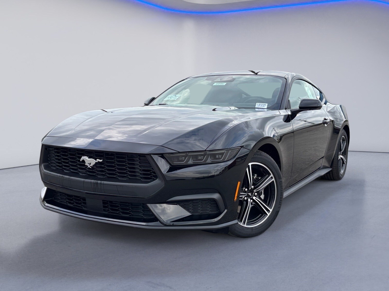 2025 Ford Mustang EcoBoost photo 2