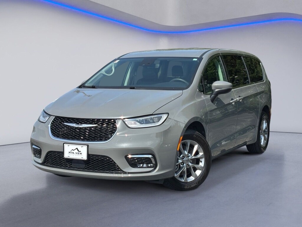 Certified 2023 Chrysler Pacifica Touring L Minivan/Van