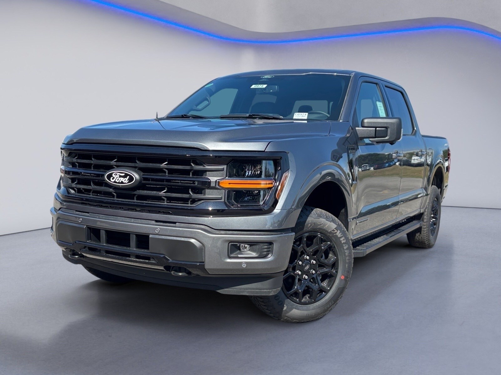 2025 Ford F-150 XLT photo 2