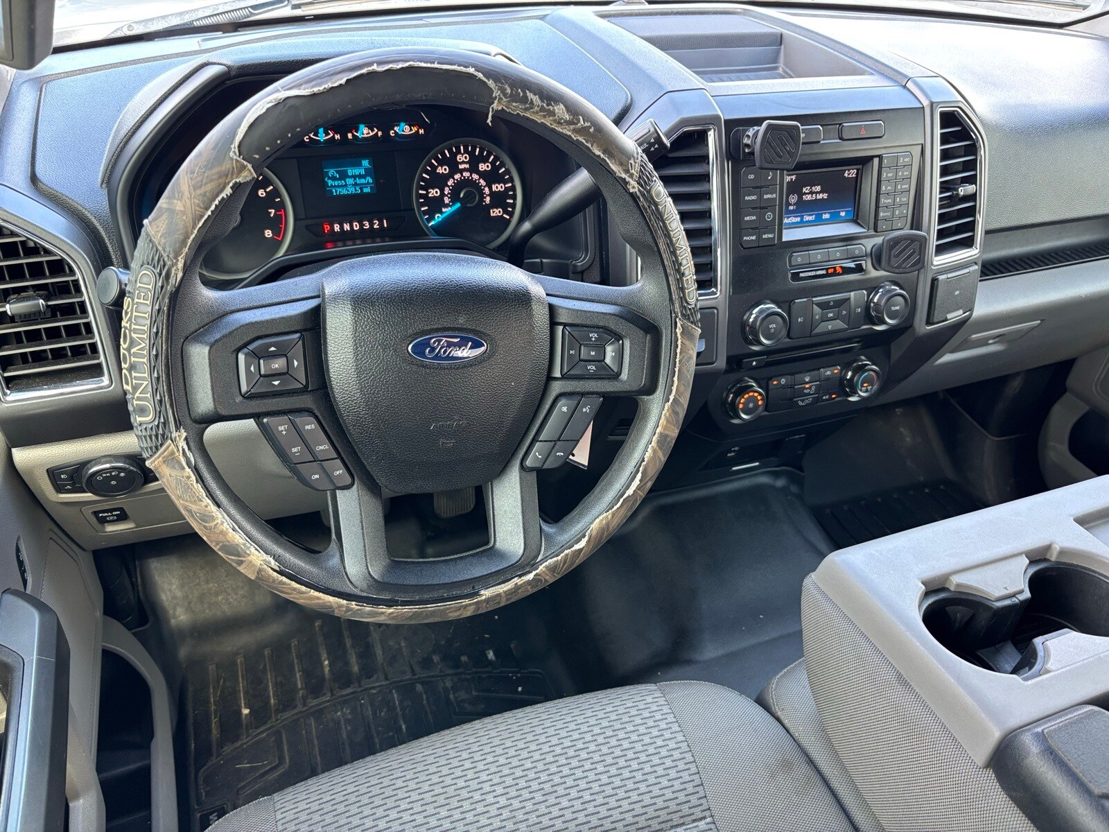 2016 Ford F-150 XLT photo 3