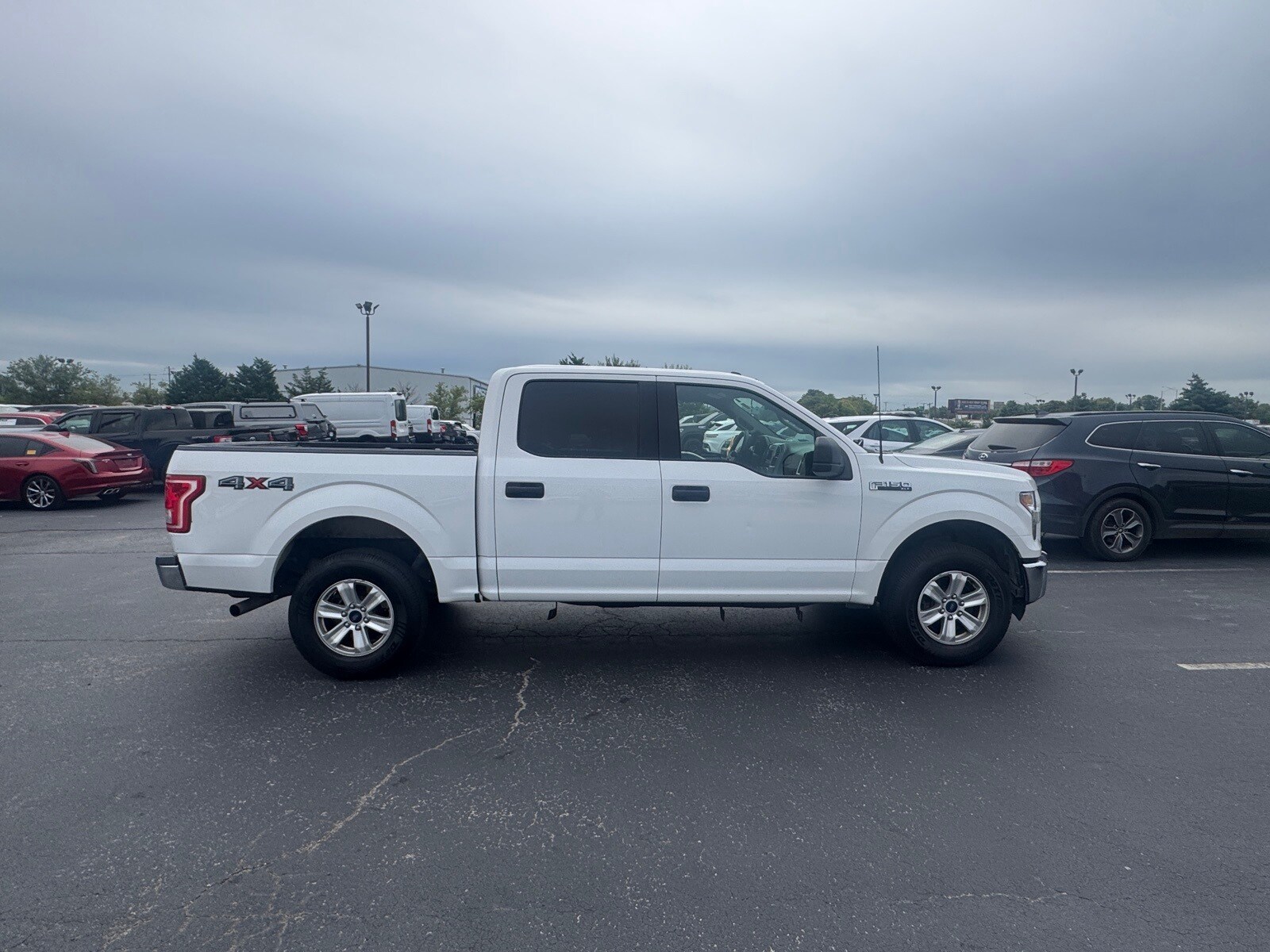 2016 Ford F-150 XLT photo 2