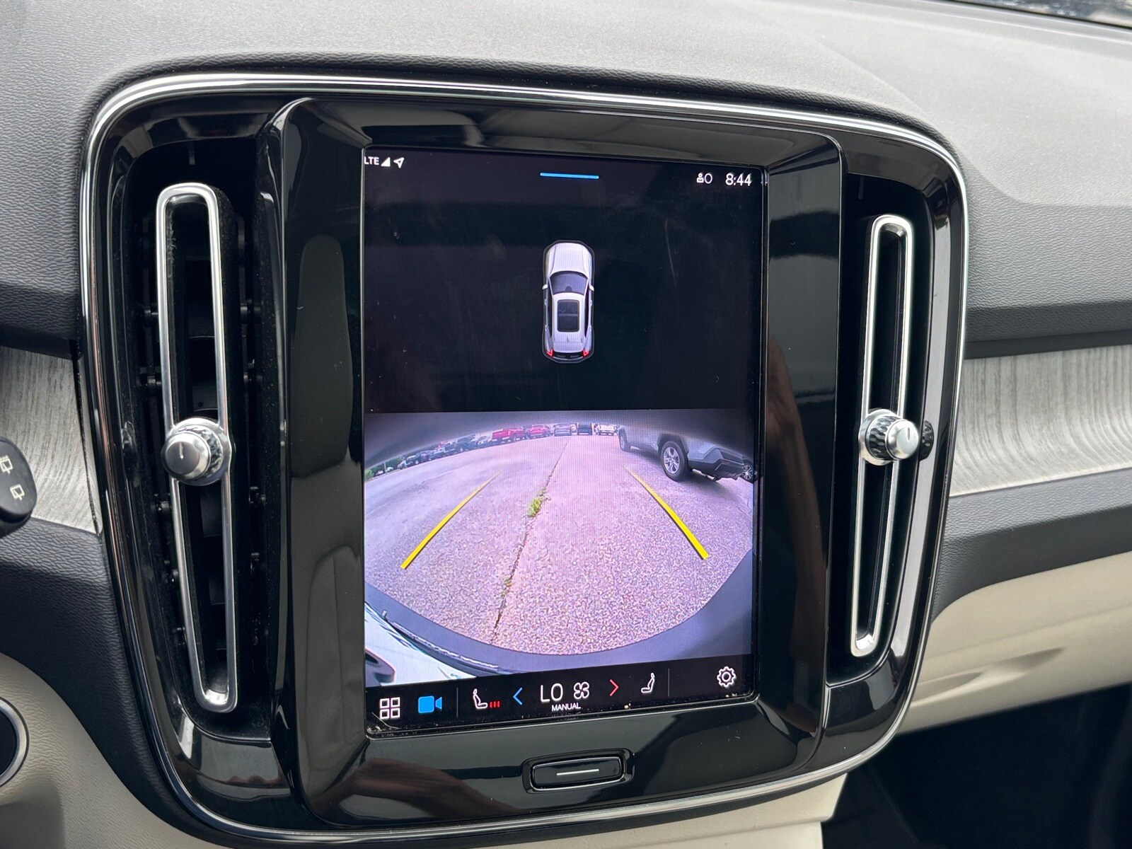 2023 Volvo XC40 Plus photo 4