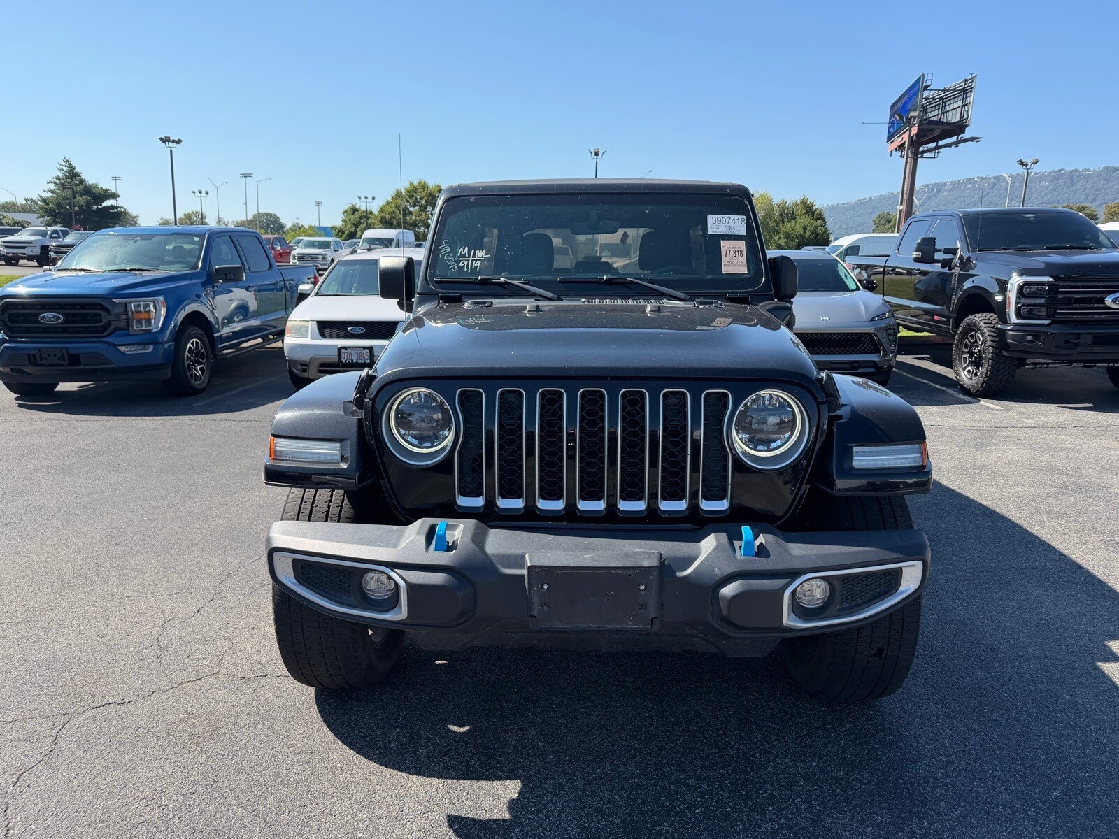 2023 Jeep Wrangler Sahara 4xe photo 4