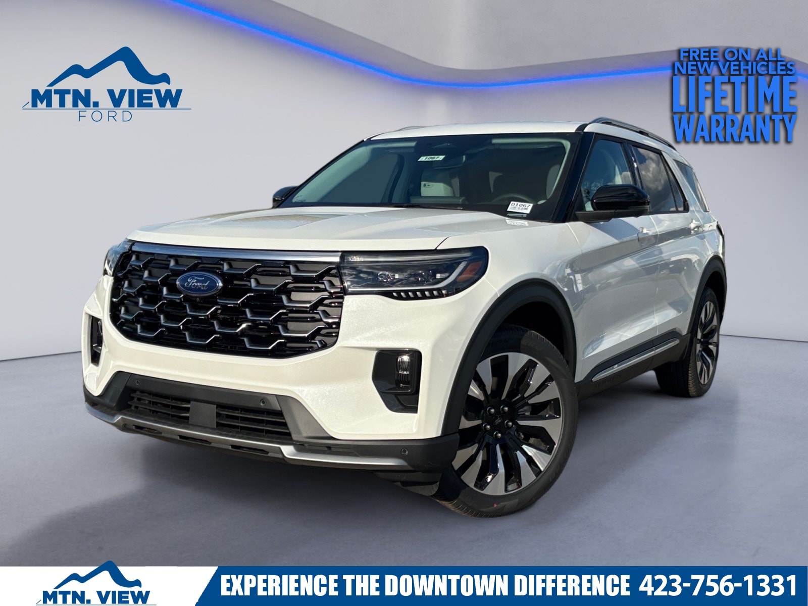 2026 Ford Explorer Platinum's photo
