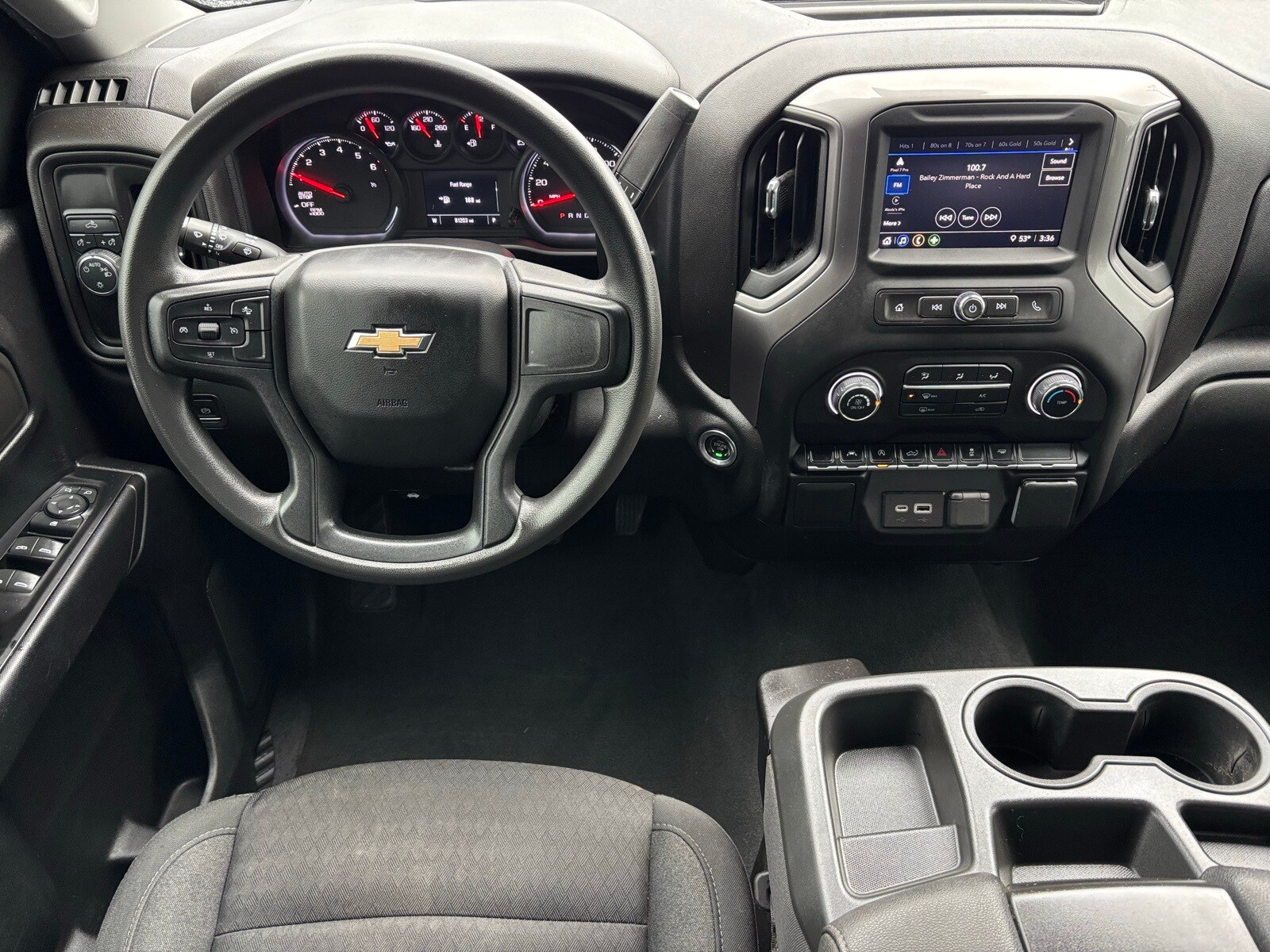 2023 Chevrolet Silverado 1500 Custom photo 3