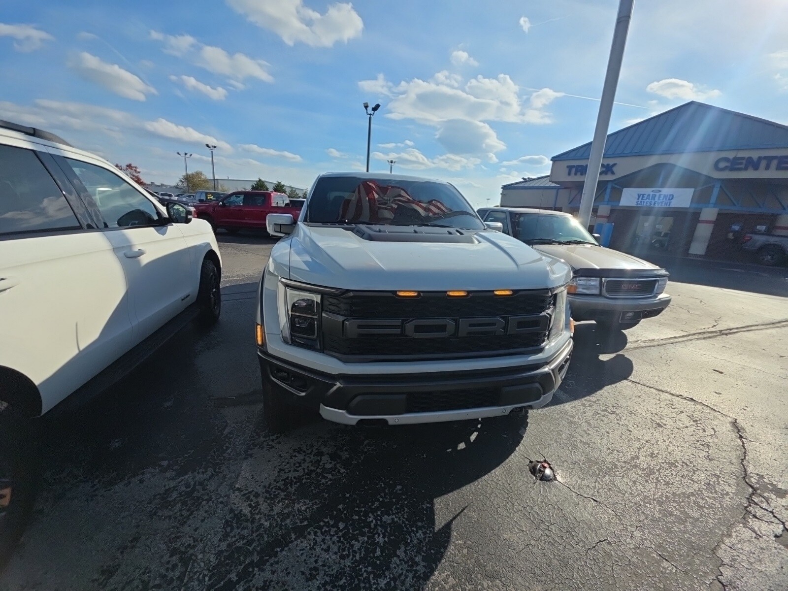 2023 Ford F-150 Raptor photo 2