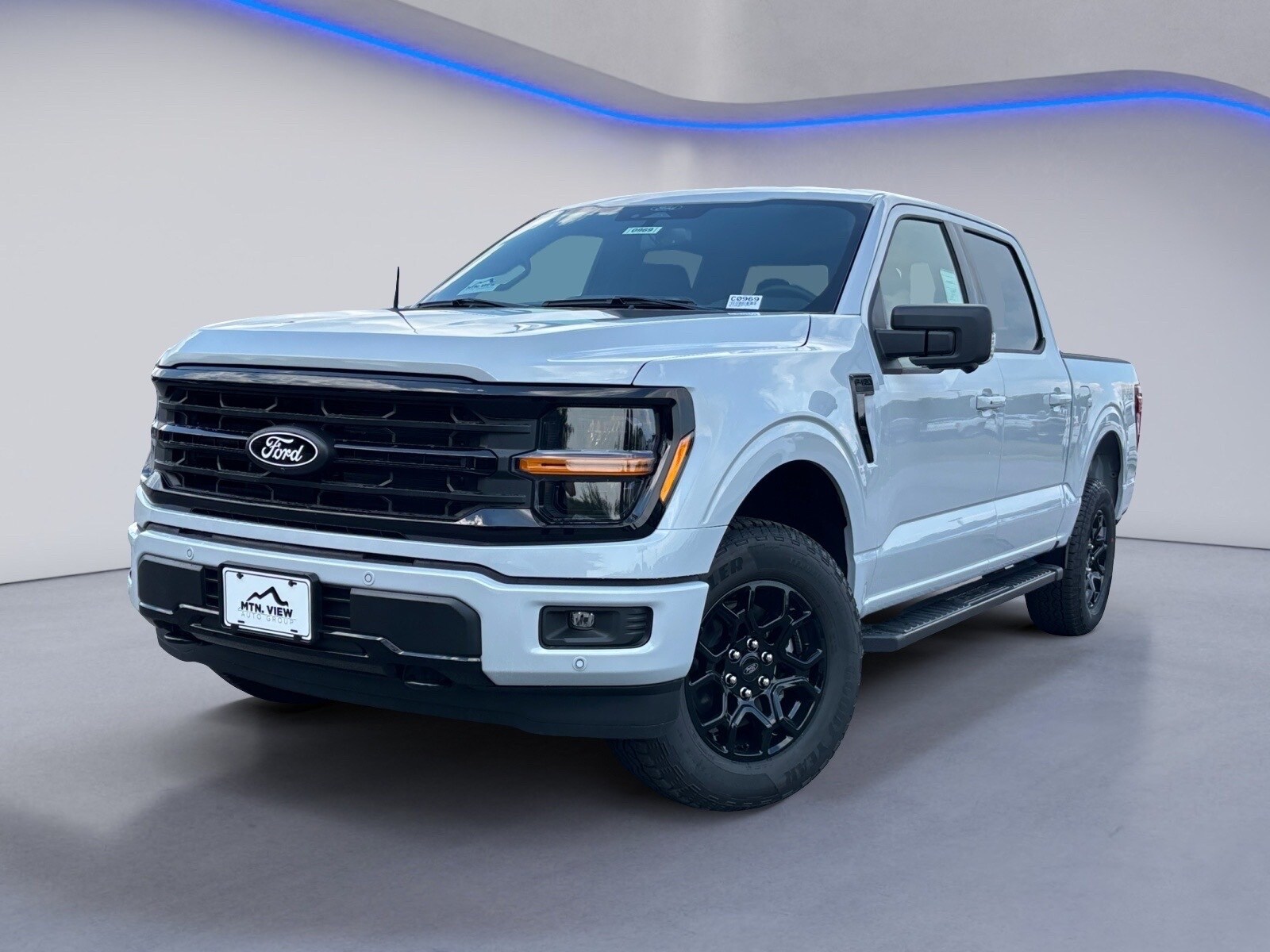 2025 Ford F-150 XLT photo 2