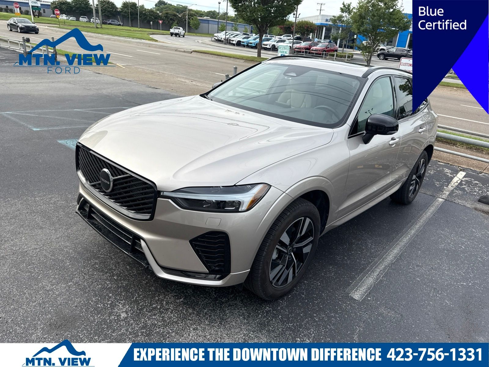 2026 Volvo XC60 B5 Core Dark AWD's photo