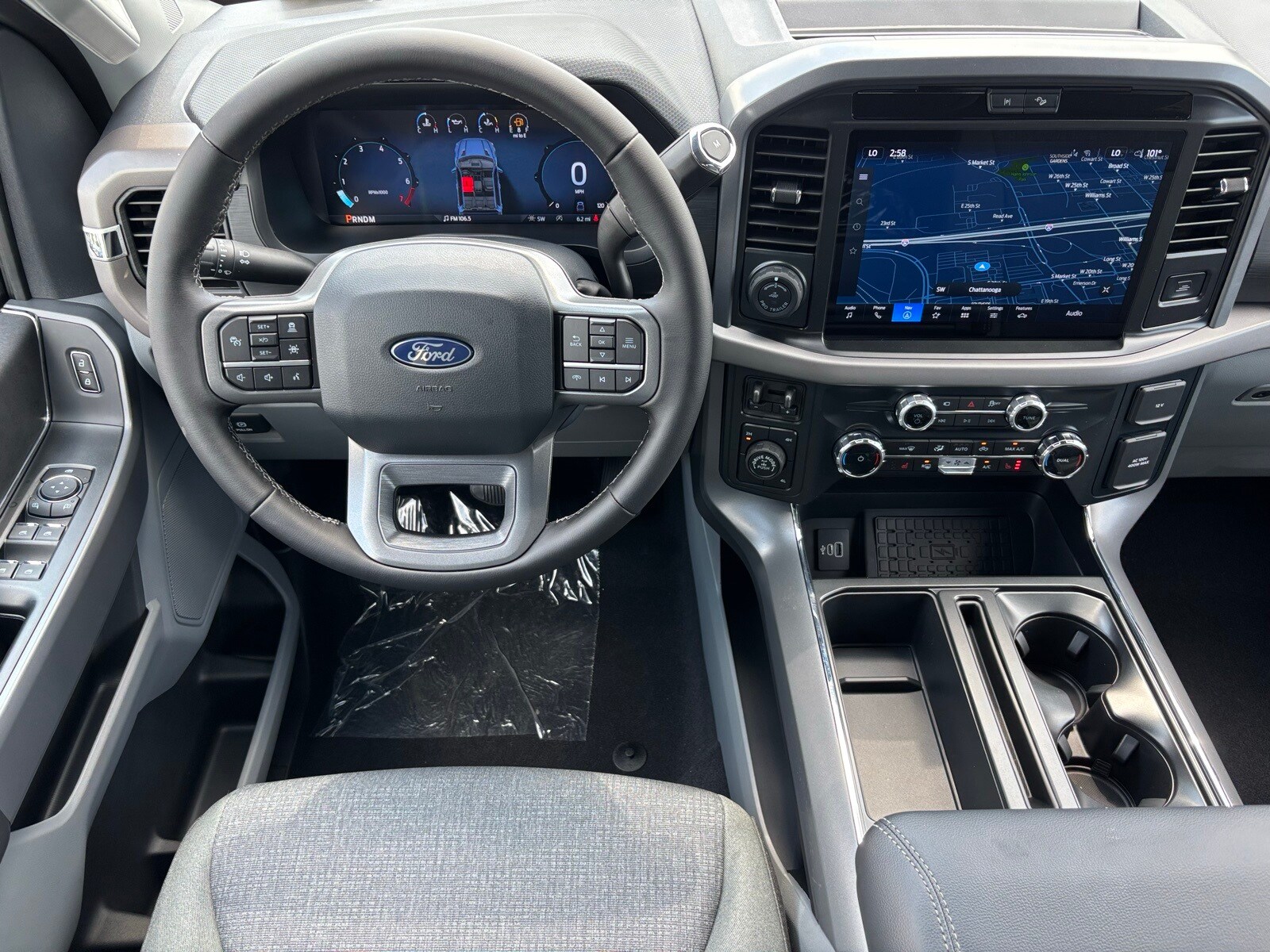 2025 Ford F-150 XLT photo 3