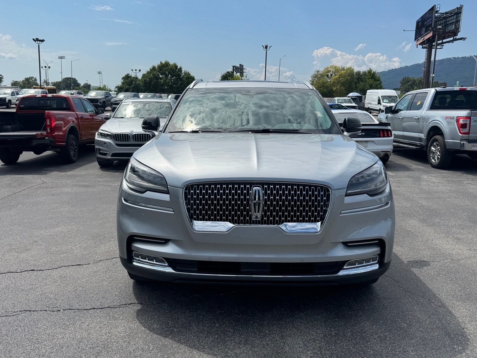 2020 Lincoln Aviator Reserve photo 3