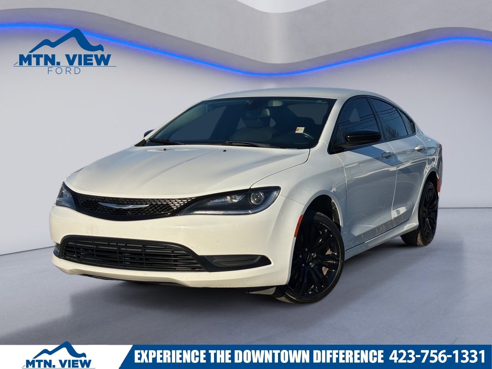 2017 Chrysler 200 LX's photo