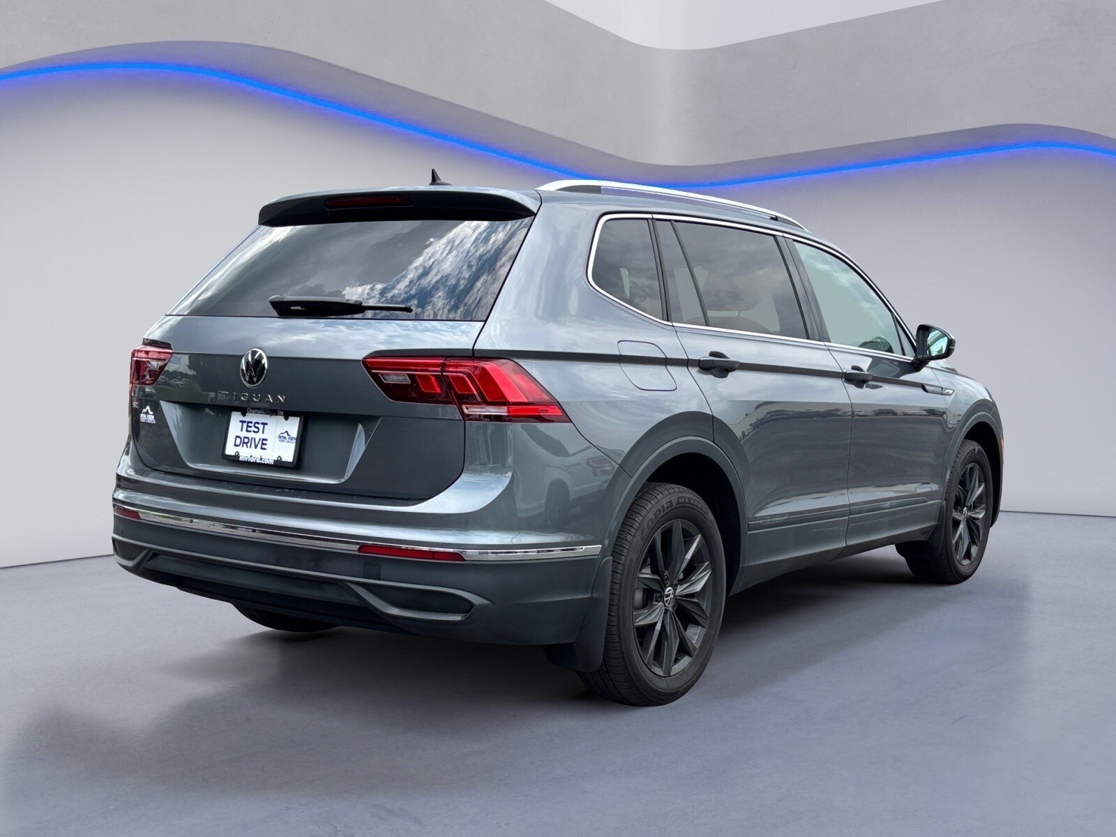 2024 Volkswagen Tiguan SE Wolfsburg Edition photo 4