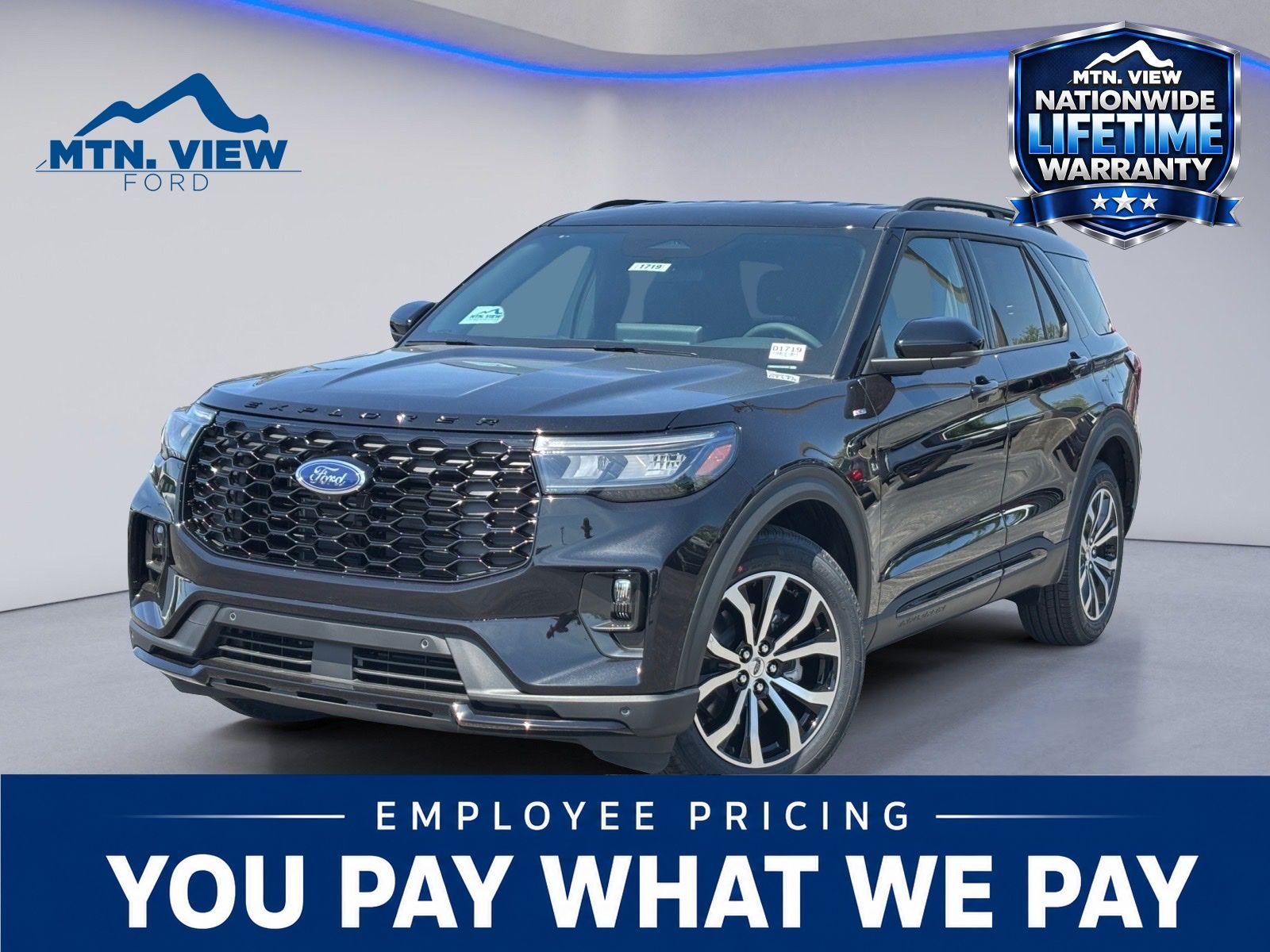 2026 Ford Explorer ST-LINE RWD's photo