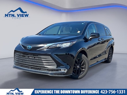 2022 Toyota Sienna XLE Minivan/Van