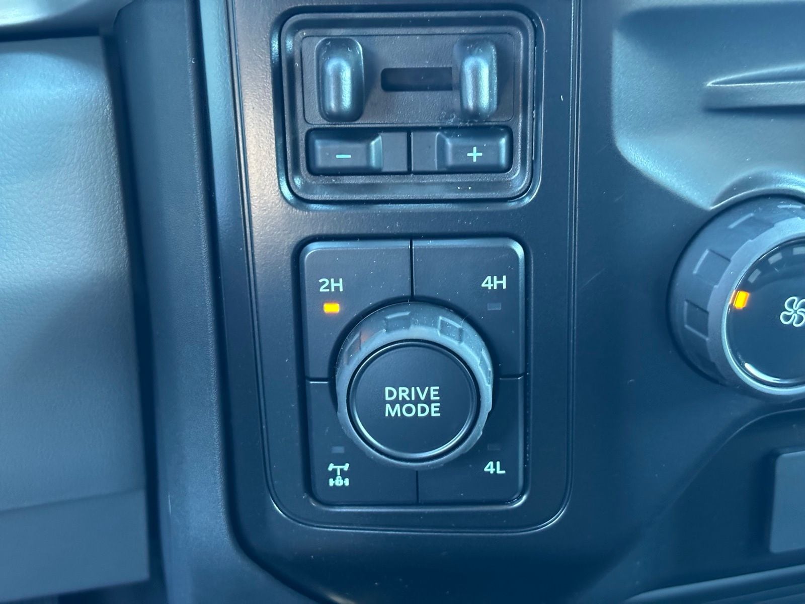 2026 Ford F-350 Super Duty XL - Photo 5