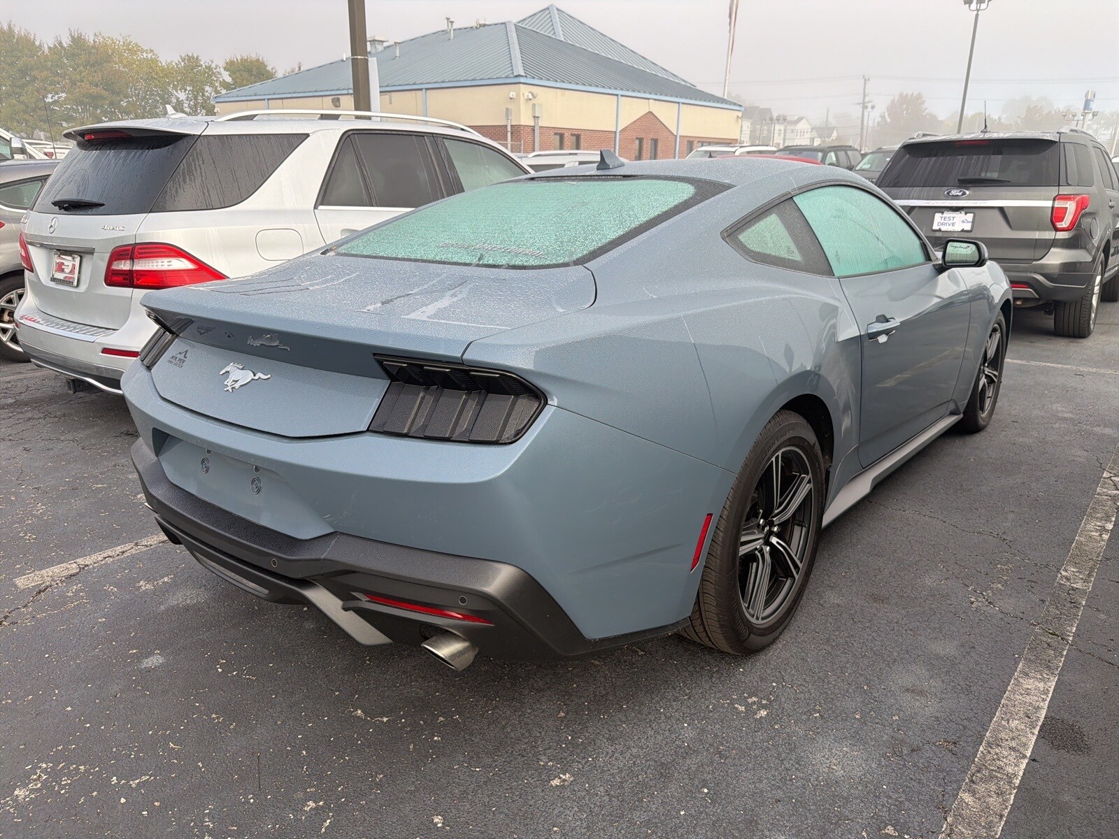 2025 Ford Mustang EcoBoost photo 3