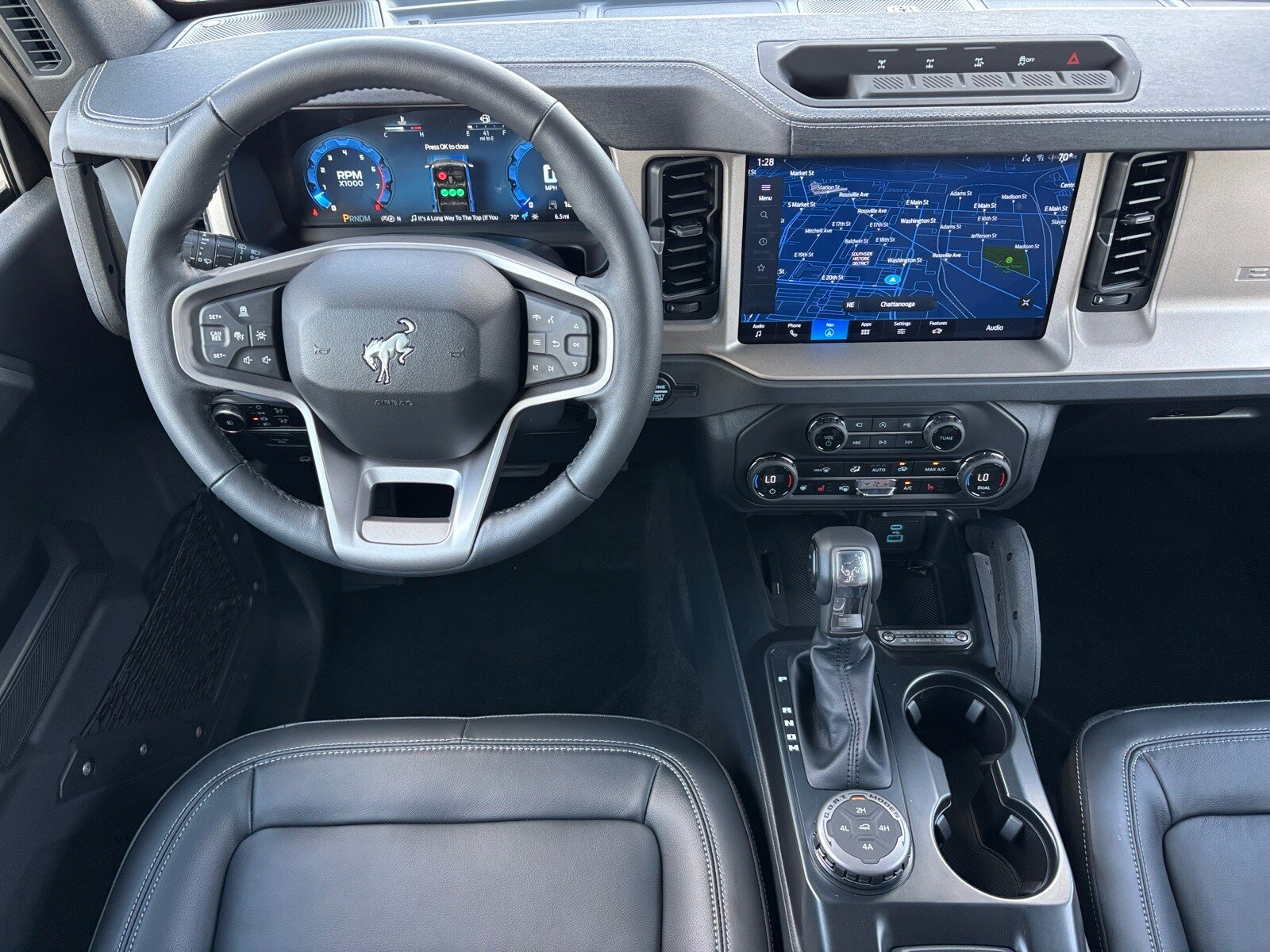 2025 Ford Bronco Outer Banks photo 3