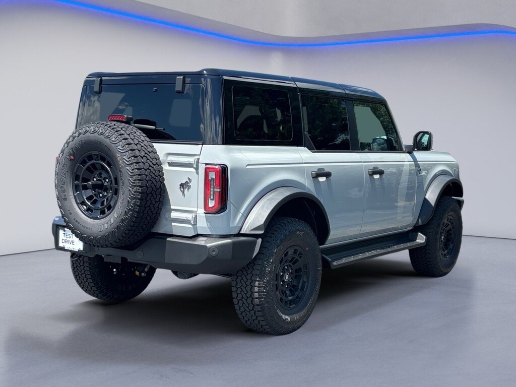 New 2026 Ford Bronco Outer Banks SUV