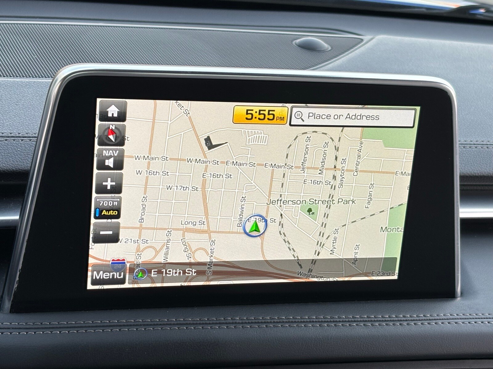 2019 Genesis G70 2.0T Advanced photo 4