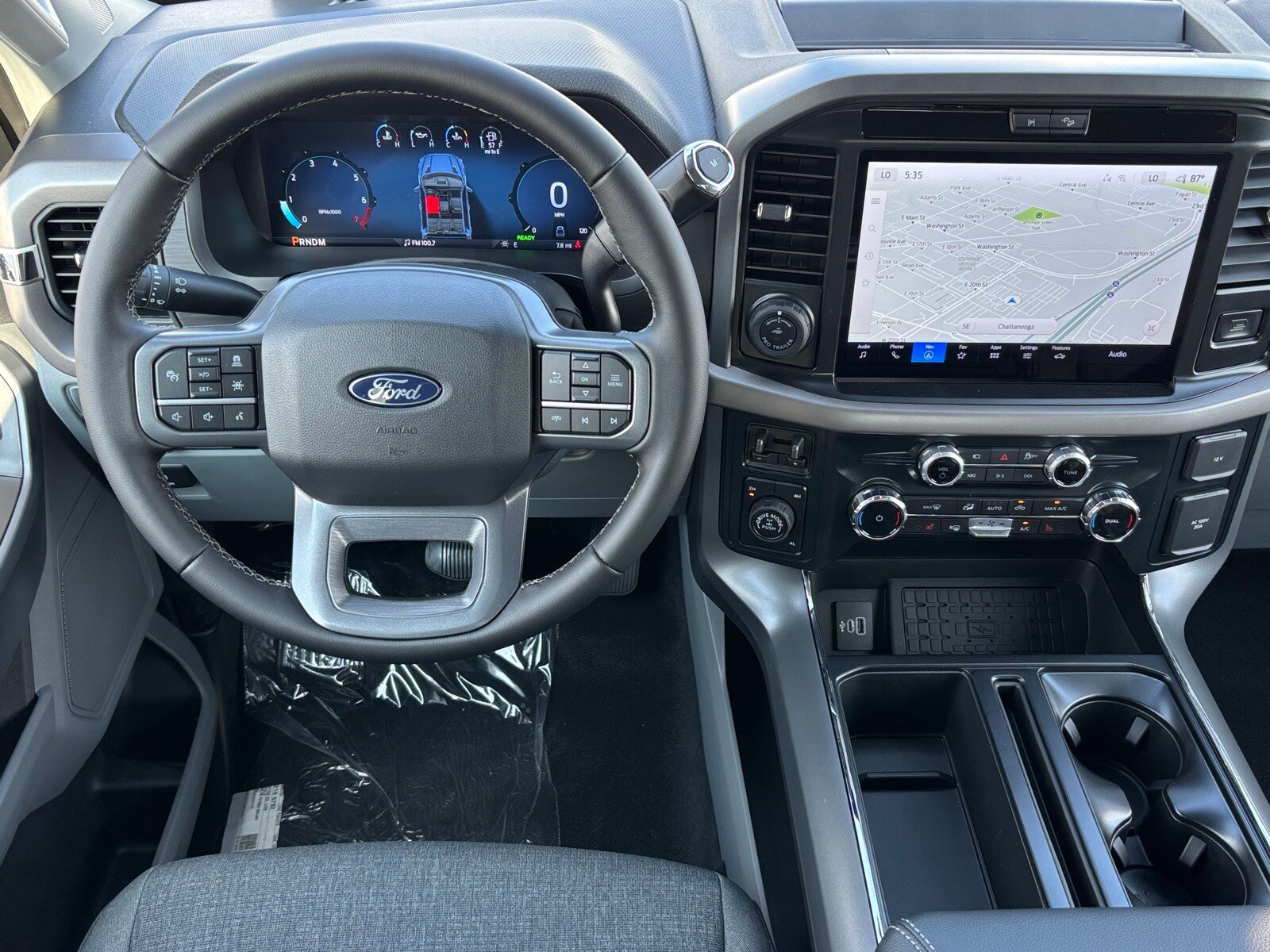 2025 Ford F-150 XLT photo 3