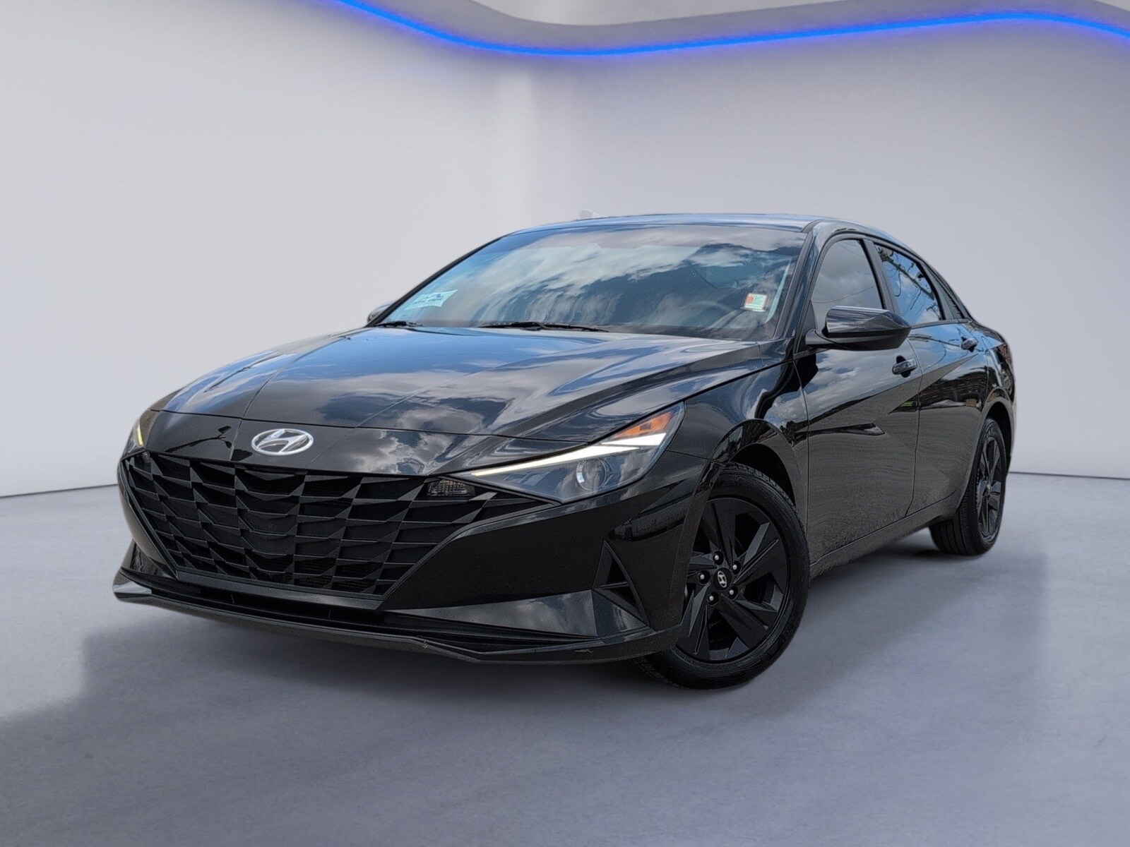 2023 Hyundai Elantra SEL photo 2