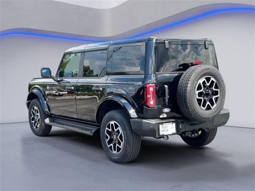 New 2026 Ford Bronco Outer Banks SUV