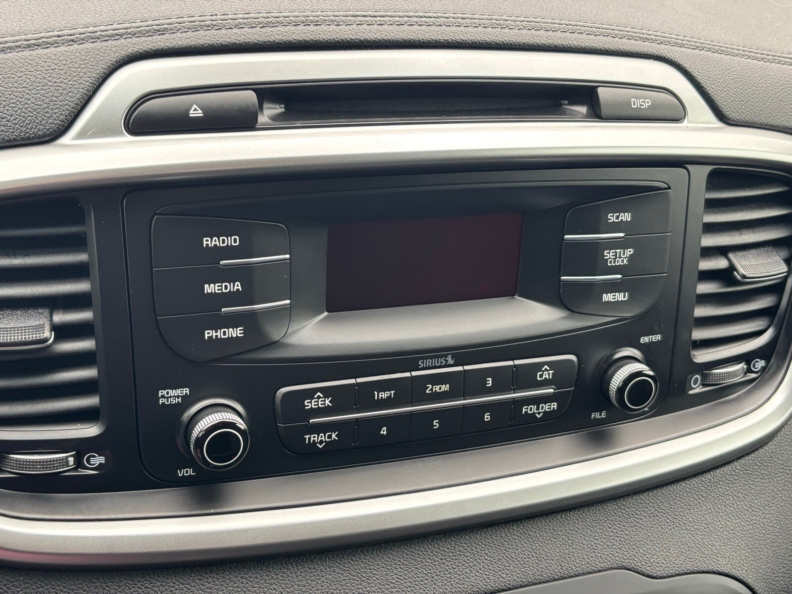 2017 Kia Sorento L photo 3