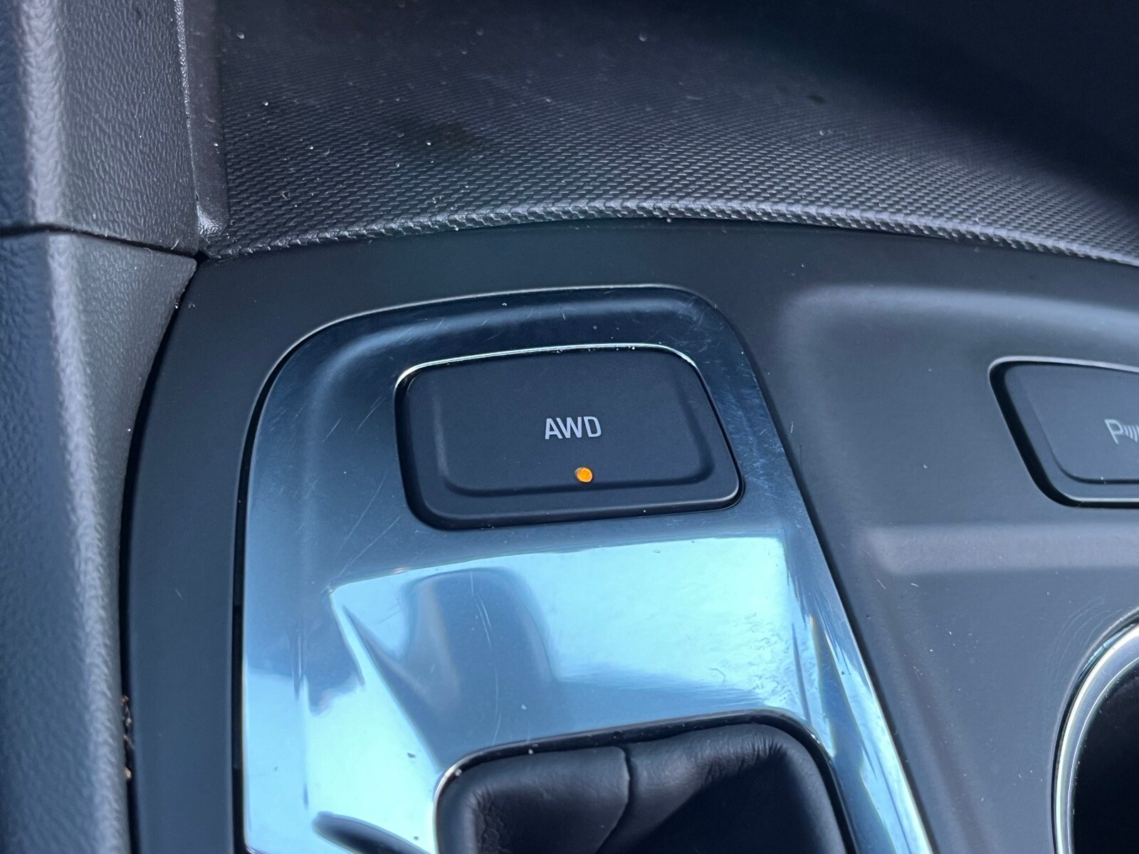 2022 Chevrolet Equinox LT photo 3