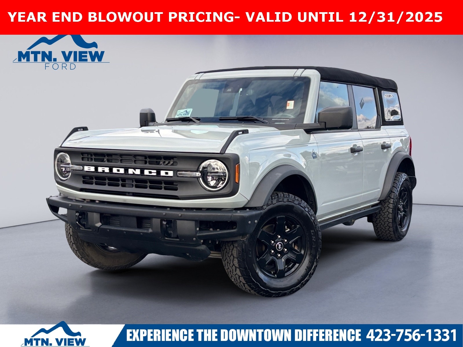 2023 Ford Bronco 4-Door Black Diamond's photo